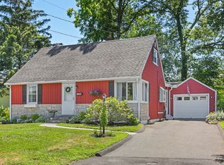 14 Daphne Dr, Norwalk, CT 06851