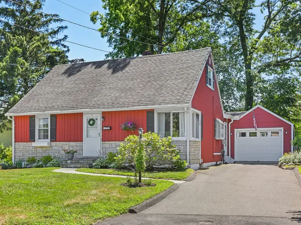 14 Daphne Drive, Norwalk, CT 06851