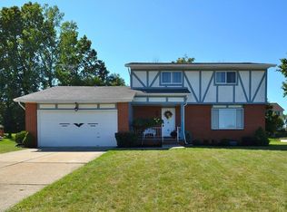7226 Raynham Dr, Bedford, OH