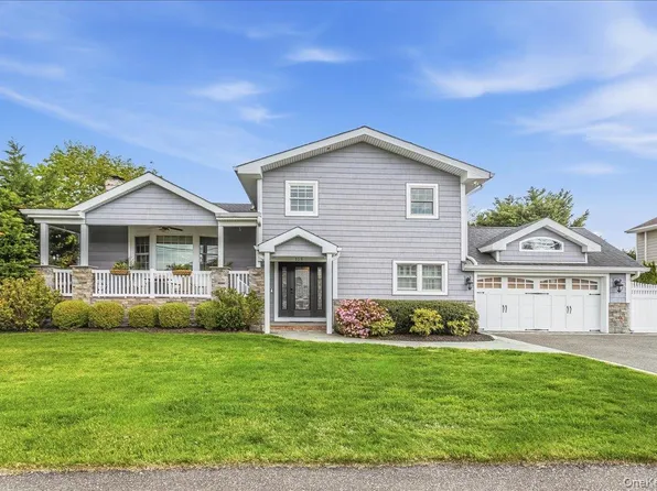 113 Harborview Drive, Massapequa, NY 11758