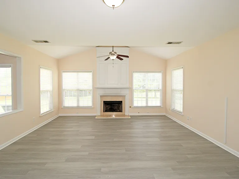 8155 Cavendish Pl — Photo 11