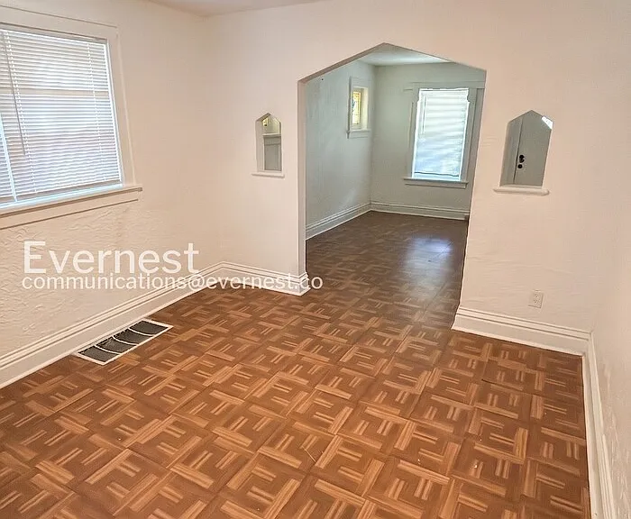 4847 Calvin Ave — Photo 6