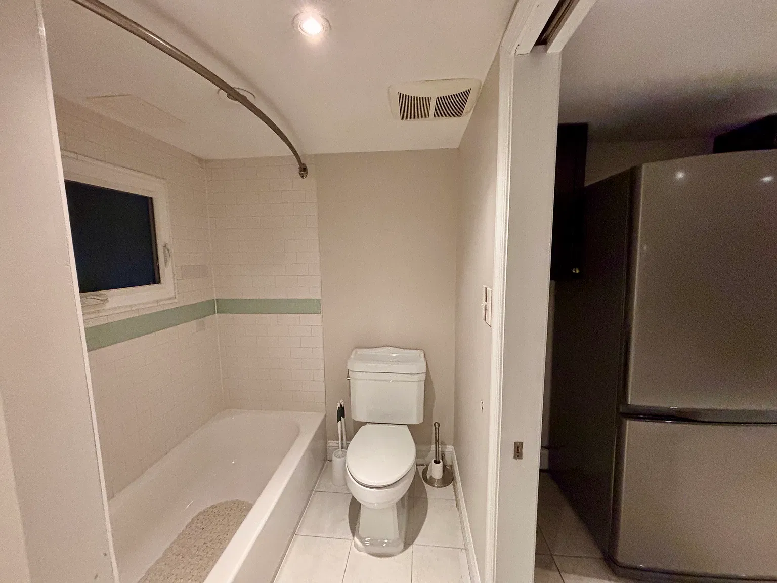Studio, 700 sqft, $1,450 — Photo 3