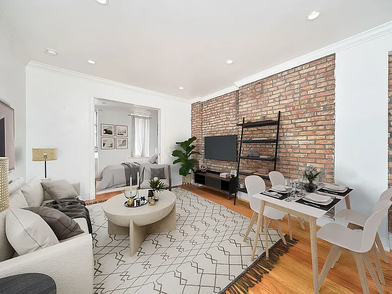 233 E 82nd St #3B — Photo 1