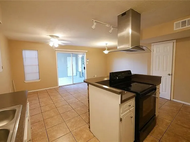 5001 Meandering Ln #A — Photo 7