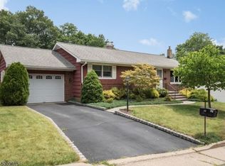 17 Condit St, Newton, NJ 07860