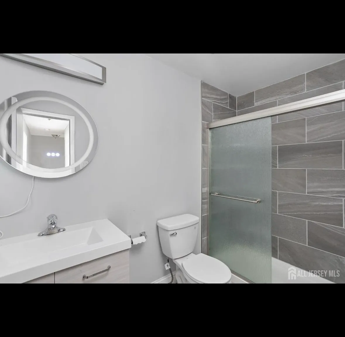3 bed, 2.5 bath, 1844 sqft, $3,400 — Photo 3