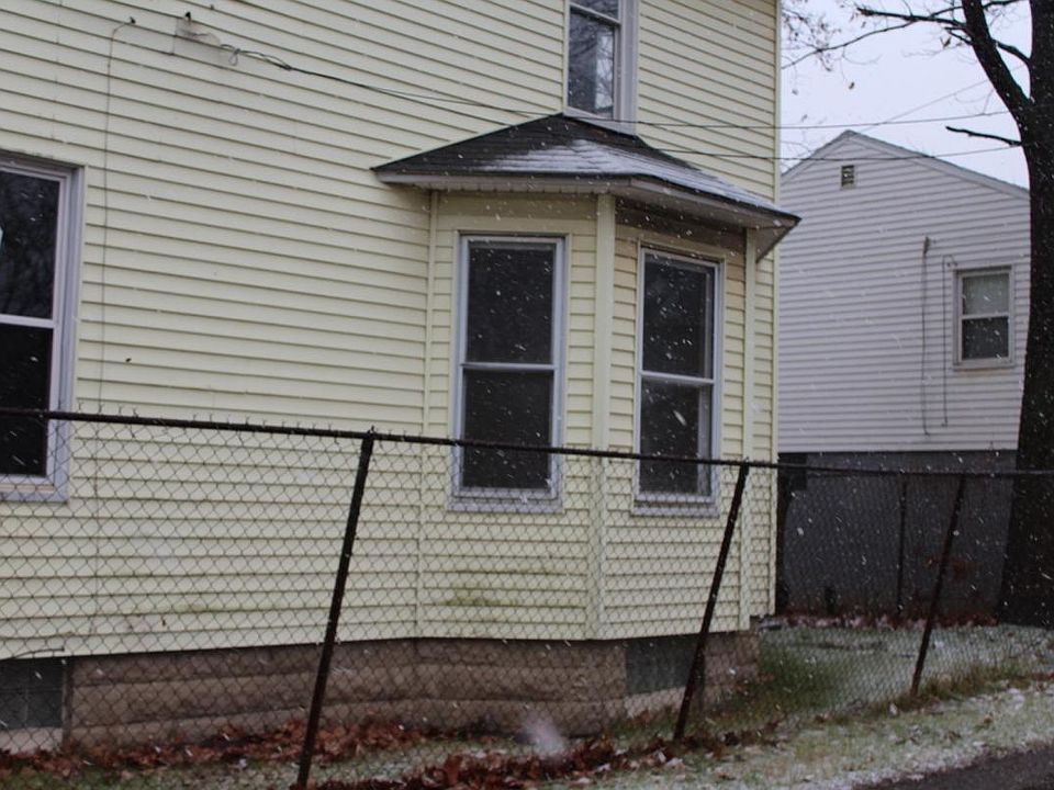 2nd image of 1512 Pearl Pl SW