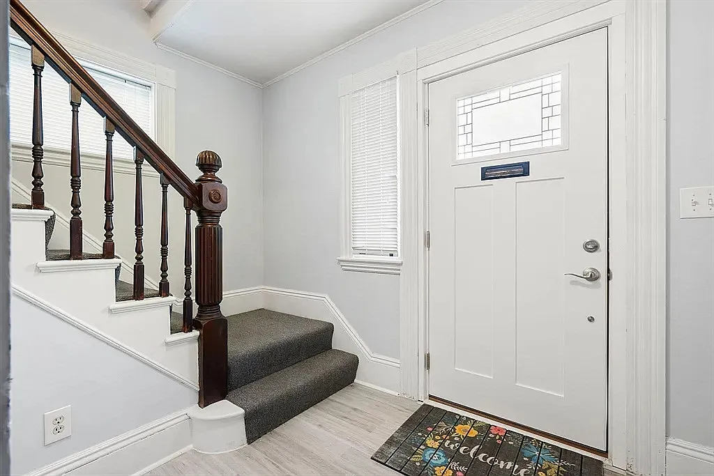 378 Cabot St — Photo 3