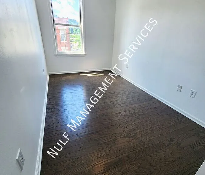 5170 Butler St #3 — Photo 4