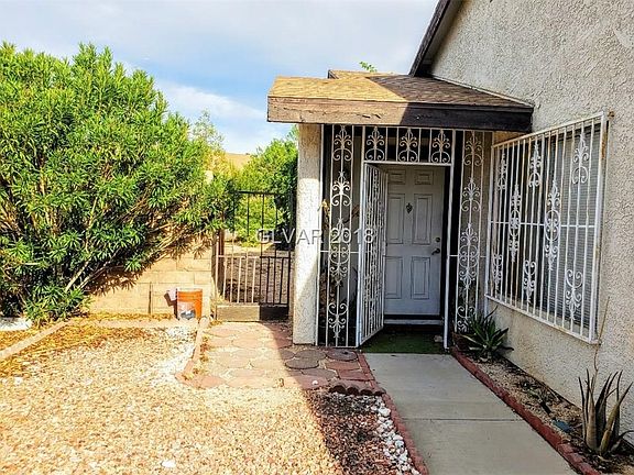 3rd image of 4261 Larkwood Ave