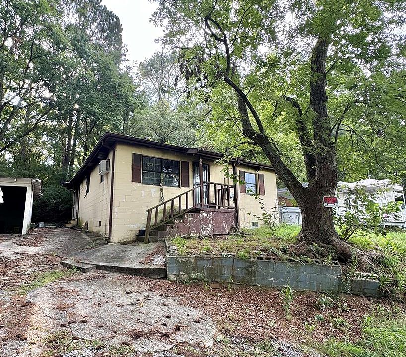 1st image of 204 N Bogle St