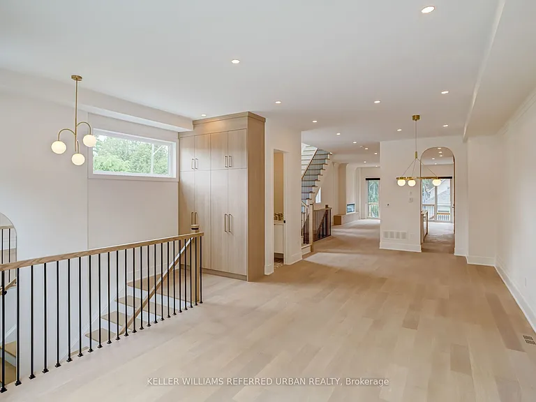 39 Wesley Ave — Photo 5