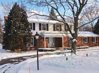 702 Satterlee Rd, Bloomfield Hills, MI 48304