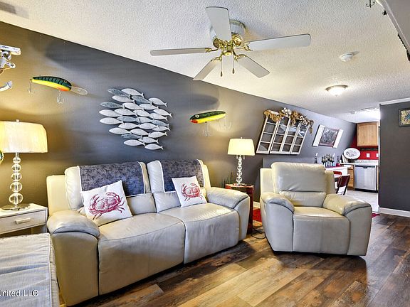 3rd image of 6085 Apache Dr