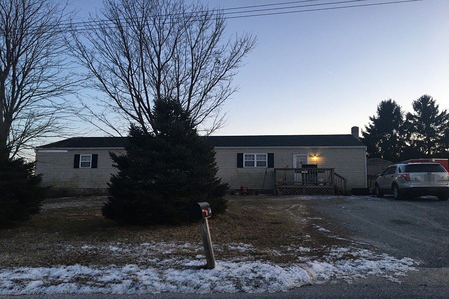 1st image of 582 Riverview Dr
