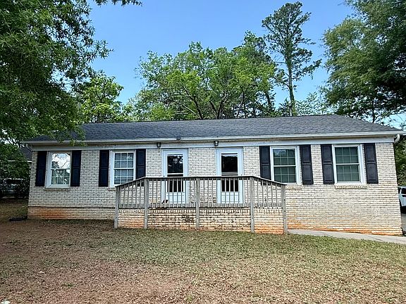 2nd image of 214 Dixon Cir