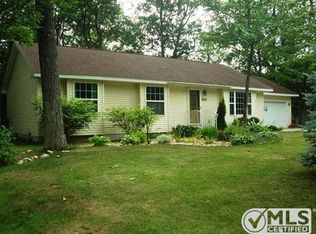 2721 8th Ave W, Gladstone, MI 49837
