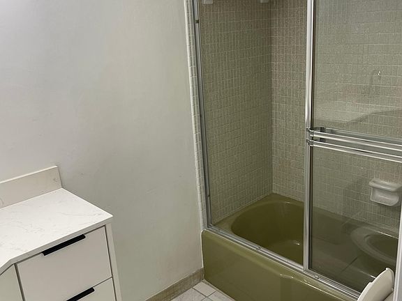 3rd image of 1601 NE 191st St #118