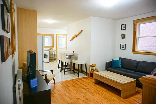 35 Hallam St Photo 1
