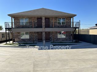 108 Arrowhead St #B, Fort Worth, TX 76108