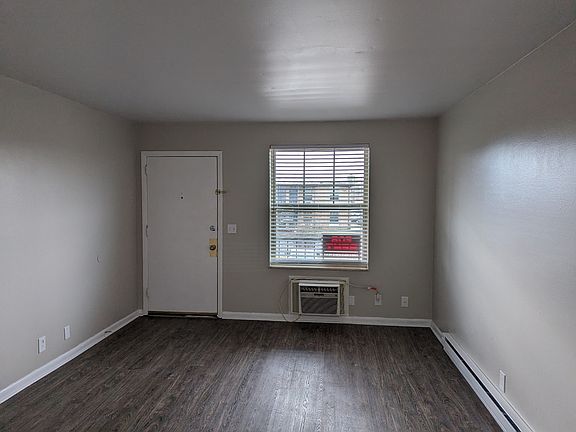 5th image of 2850 Middle Tennessee Blvd APT D13