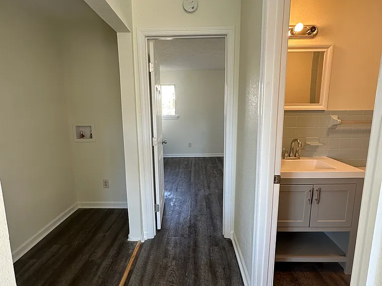 Laundry Room / Bathroom upstairs hall to bedroom 3