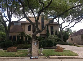 11011 Pembridge Dr, Houston, TX 77071