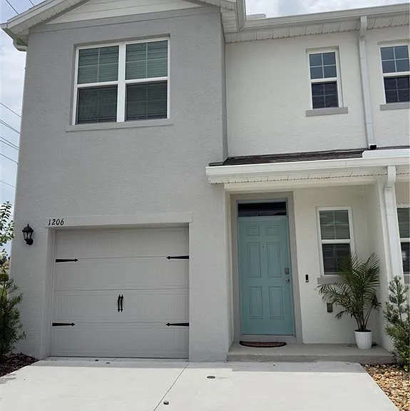 1206 Balsam Dr — Photo 2