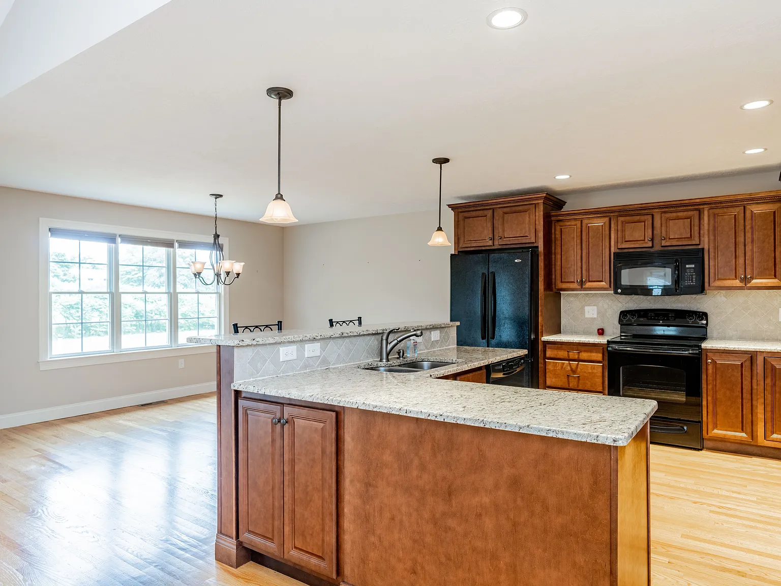 2 Jarry Dr — Photo 4