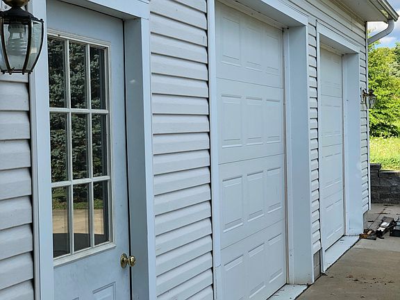 Detached garage front