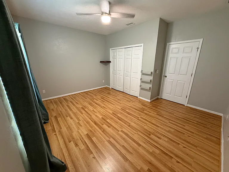 Spacious 2nd bedroom