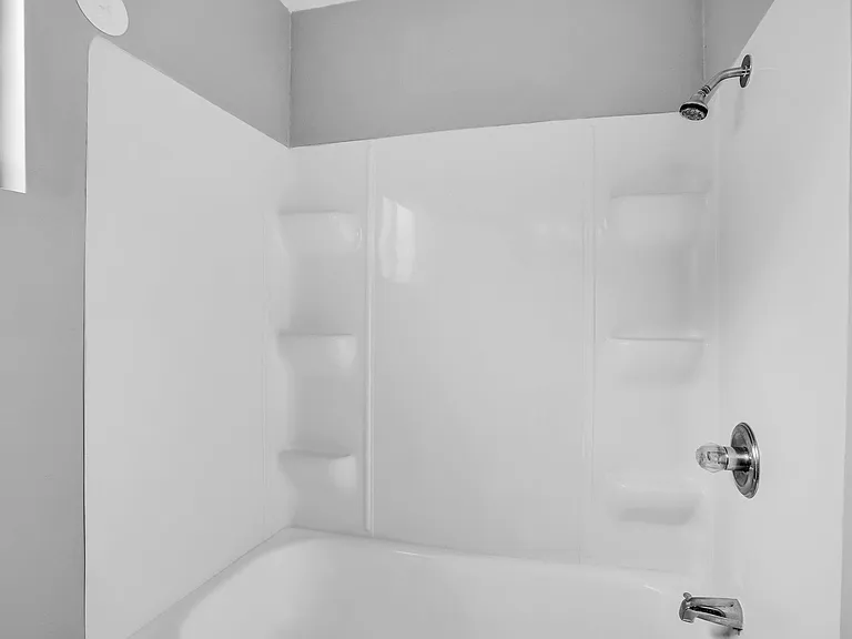 Ethan Apartments — Photo 30