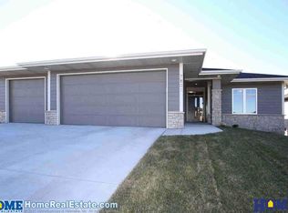 7801 Model Tavin Dr, Lincoln, NE 68516