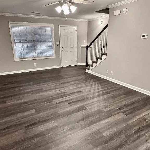 172 Alexander Blvd — Photo 2
