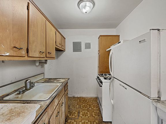 3rd image of 99-06 58th Ave #5L