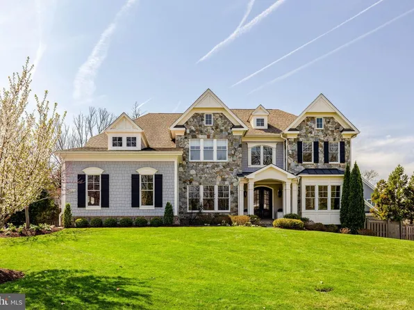 9115 Tetterton Ave, Vienna, VA 22182