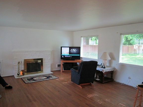 3rd image of 7628 49th Dr NE