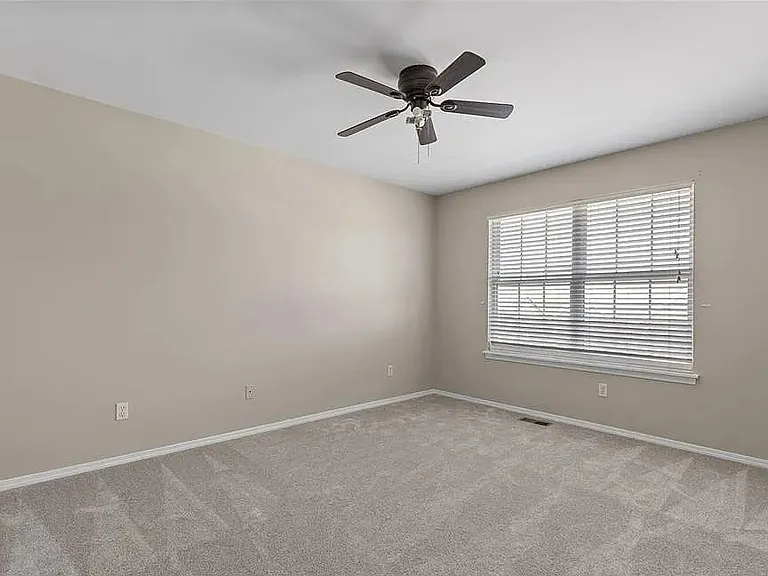605 Thornridge Dr — Photo 9