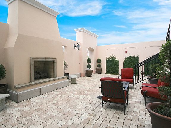 3rd image of 555 N Orange Ave #308