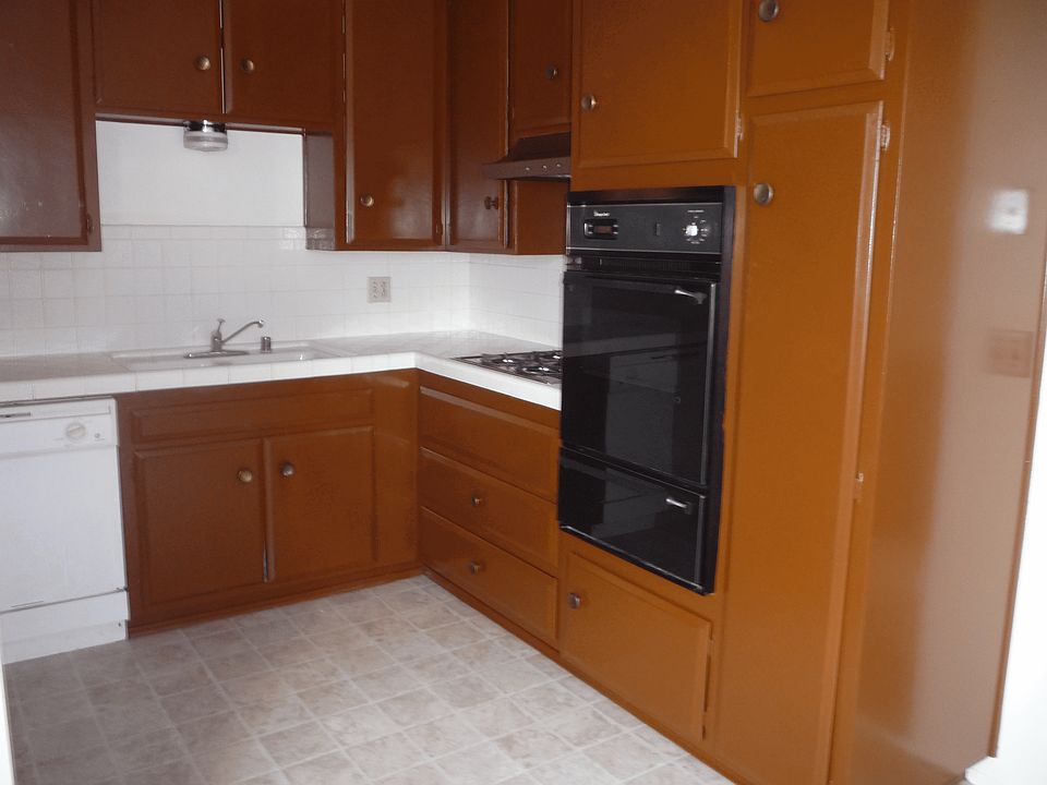 2nd image of 4433 Temecula St APT 7