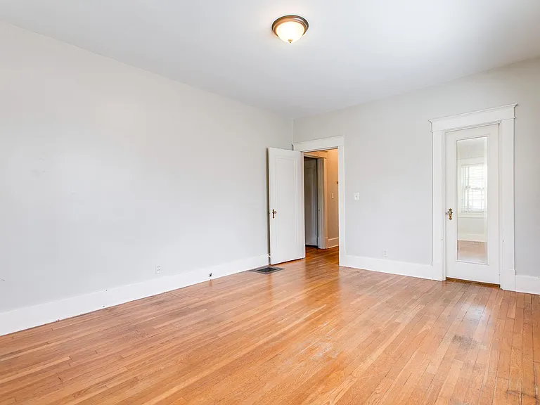 226 Leonard Ave #A — Photo 8