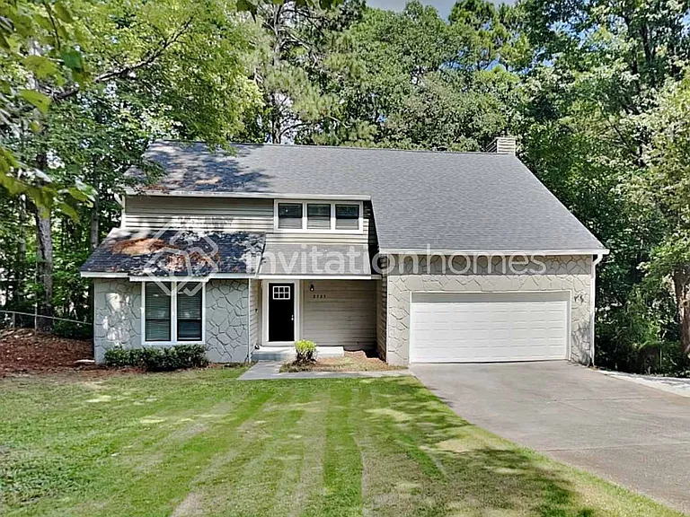 2505 Desiree Way — Photo 1