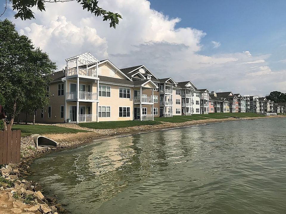 1st image of 13232 Lake Shore Dr Unit 202