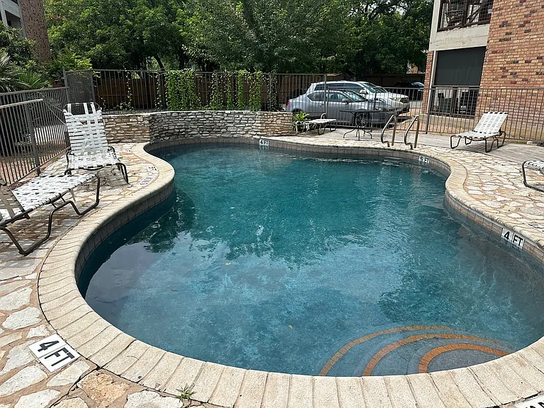 421 W San Antonio St #E1 — Photo 3