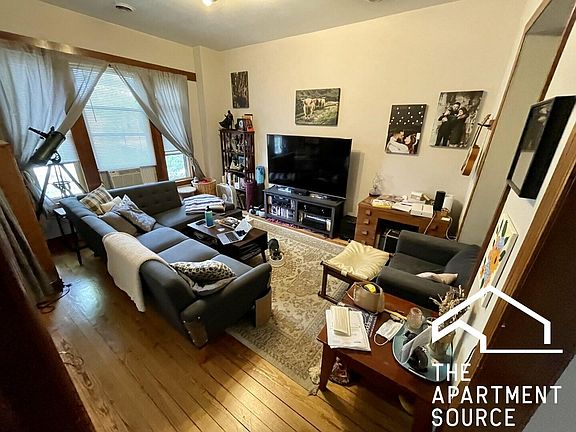 3rd image of 2808 N Whipple St #2