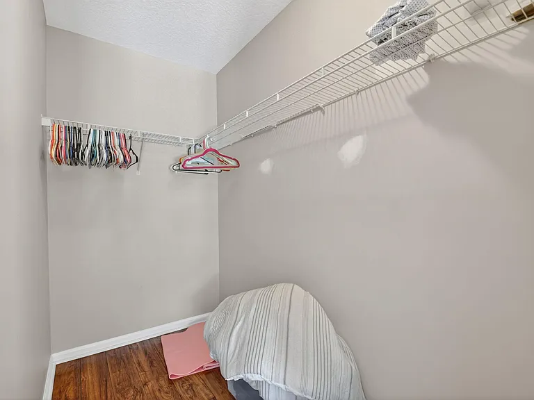 1080 Salmon Isle — Photo 40