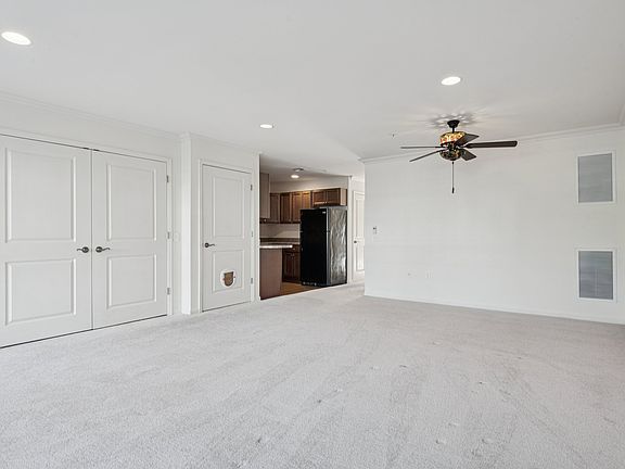 5th image of 37 Weatherby Ln