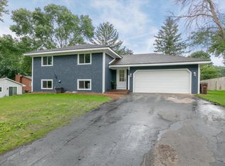 4835 Drake St, Maple Plain, MN 55359