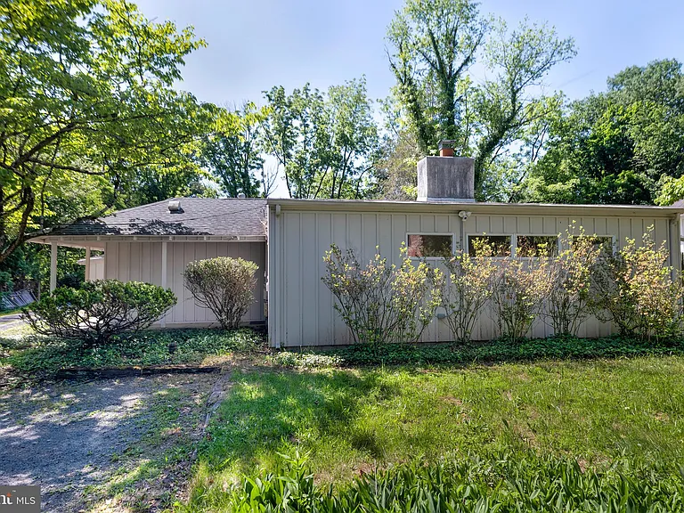 68 Mountain Ave — Photo 2